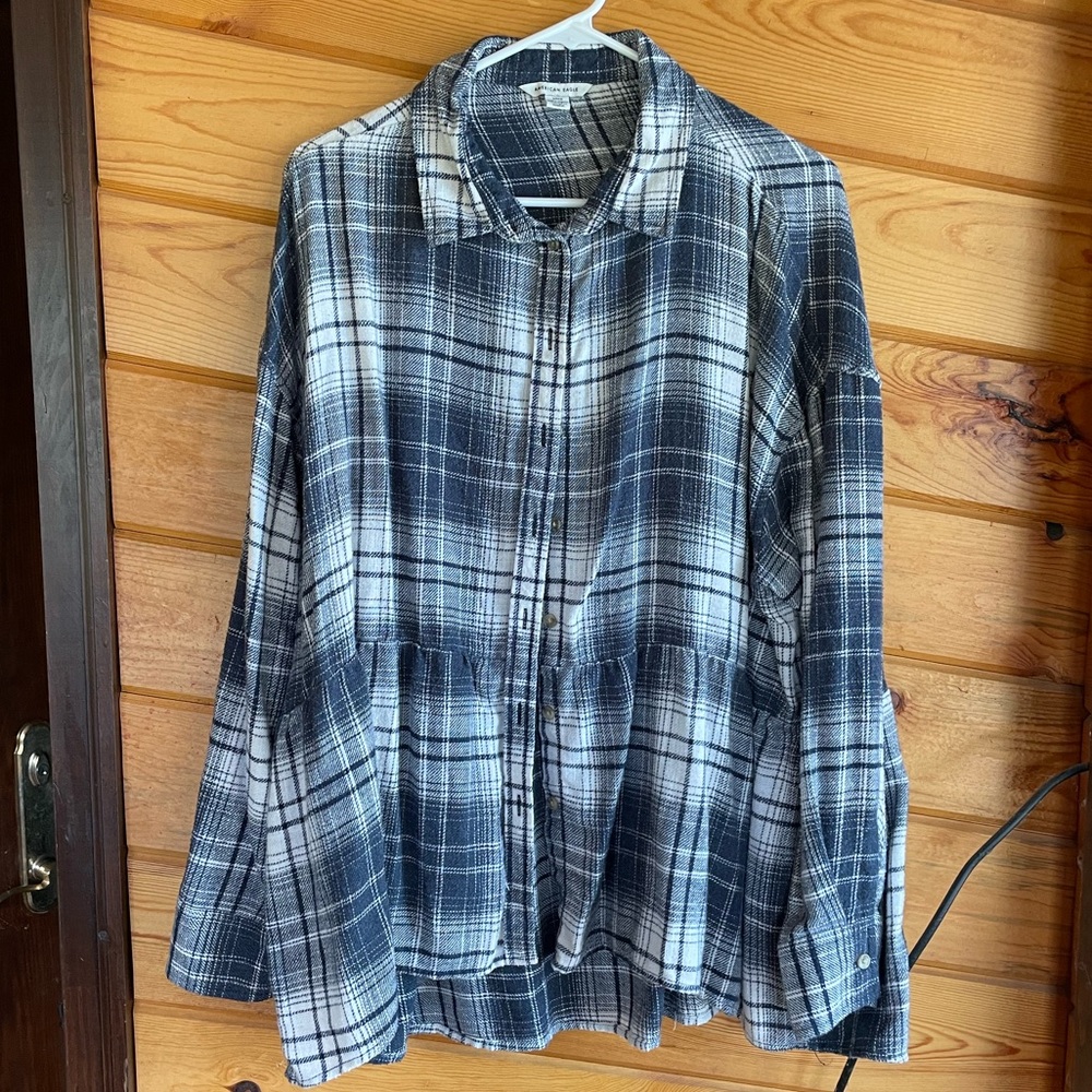 American Eagle • Navy Blue and White Flannel • Women's Small